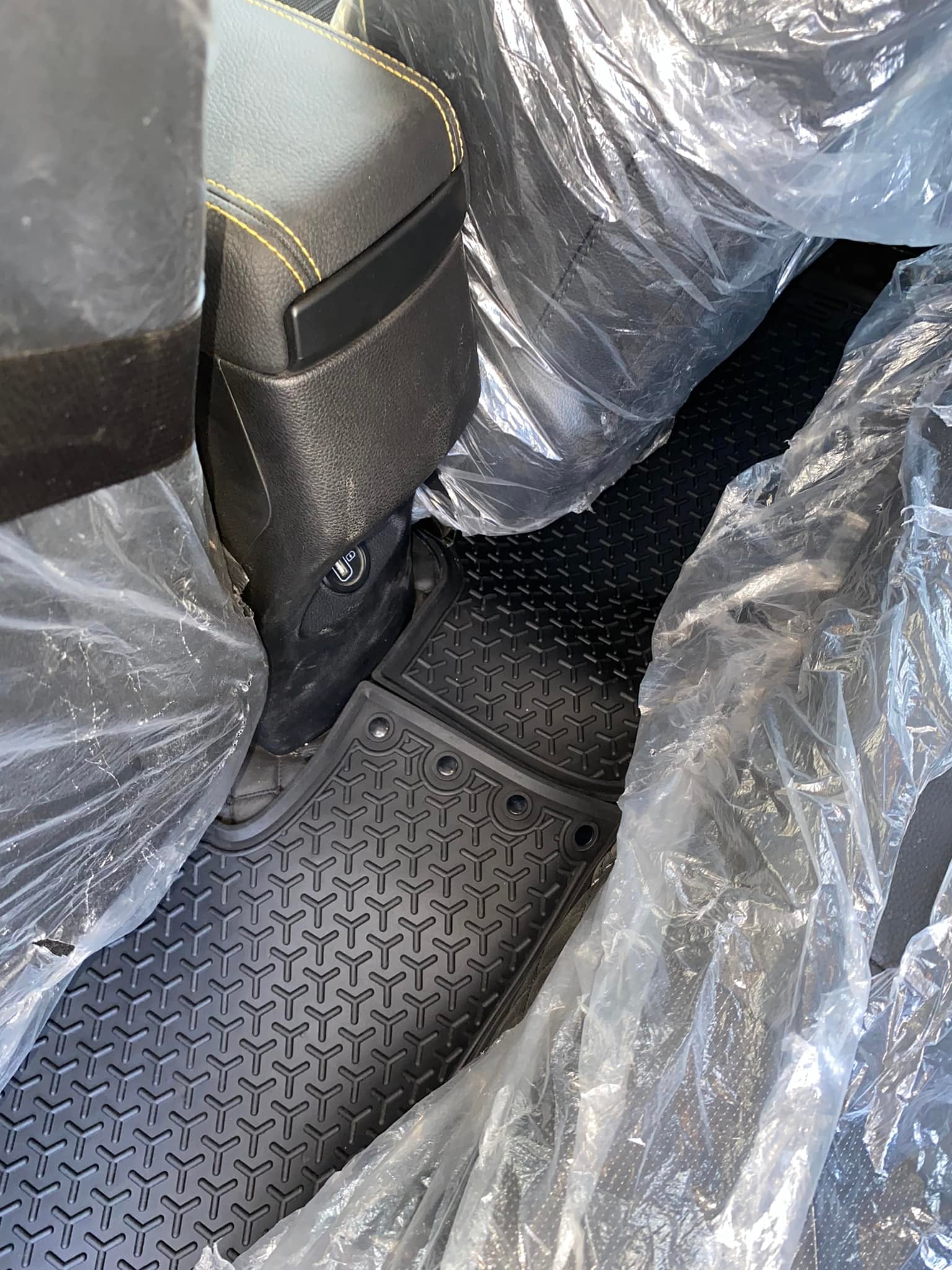 KIA STONIC 2021-2024 PREMIUM LATEX RUBBER FLOOR MAT 8 img 9 90